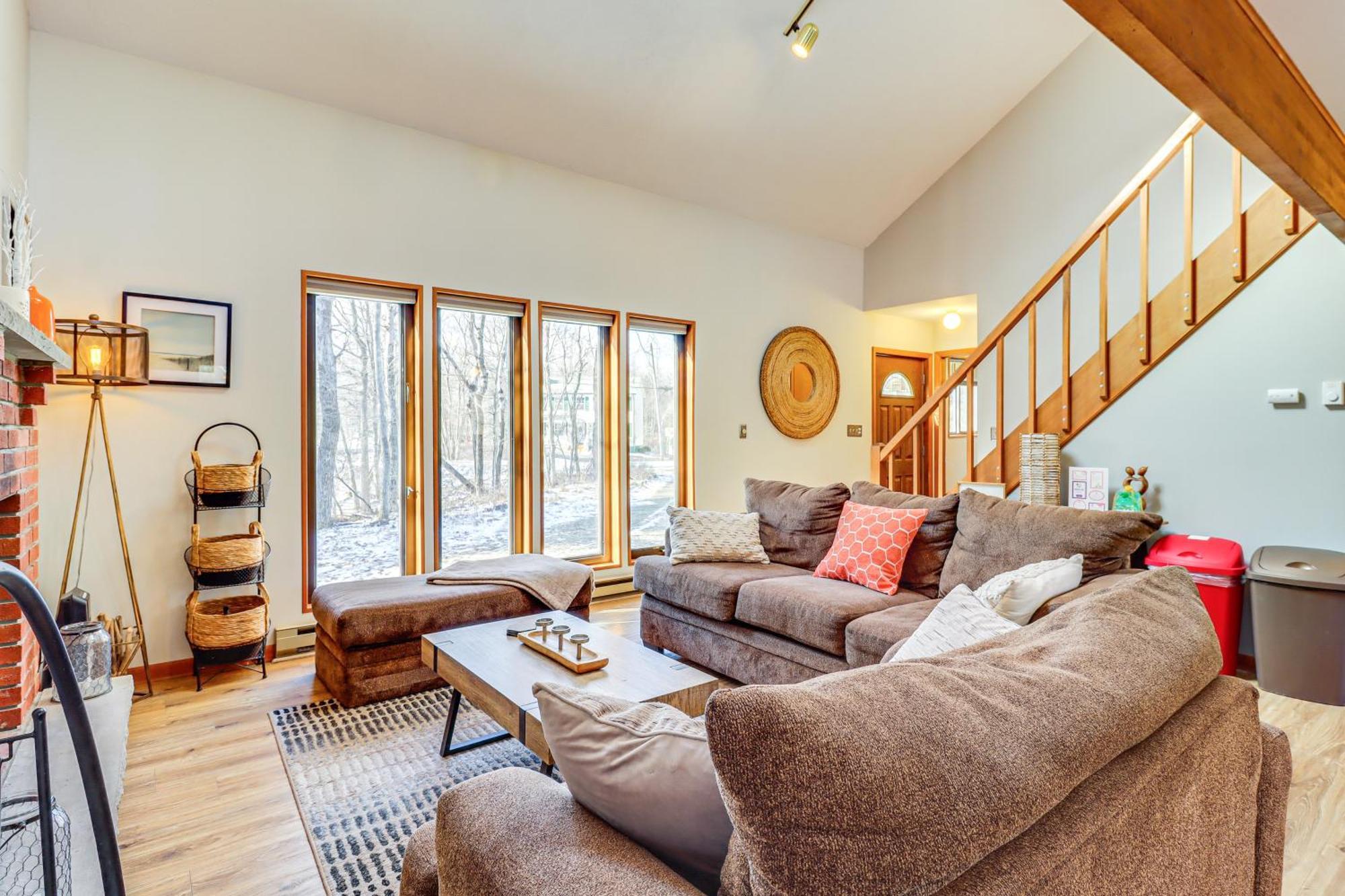 Poconos Home With Private Spa And Fire Pit Long Pond Bagian luar foto
