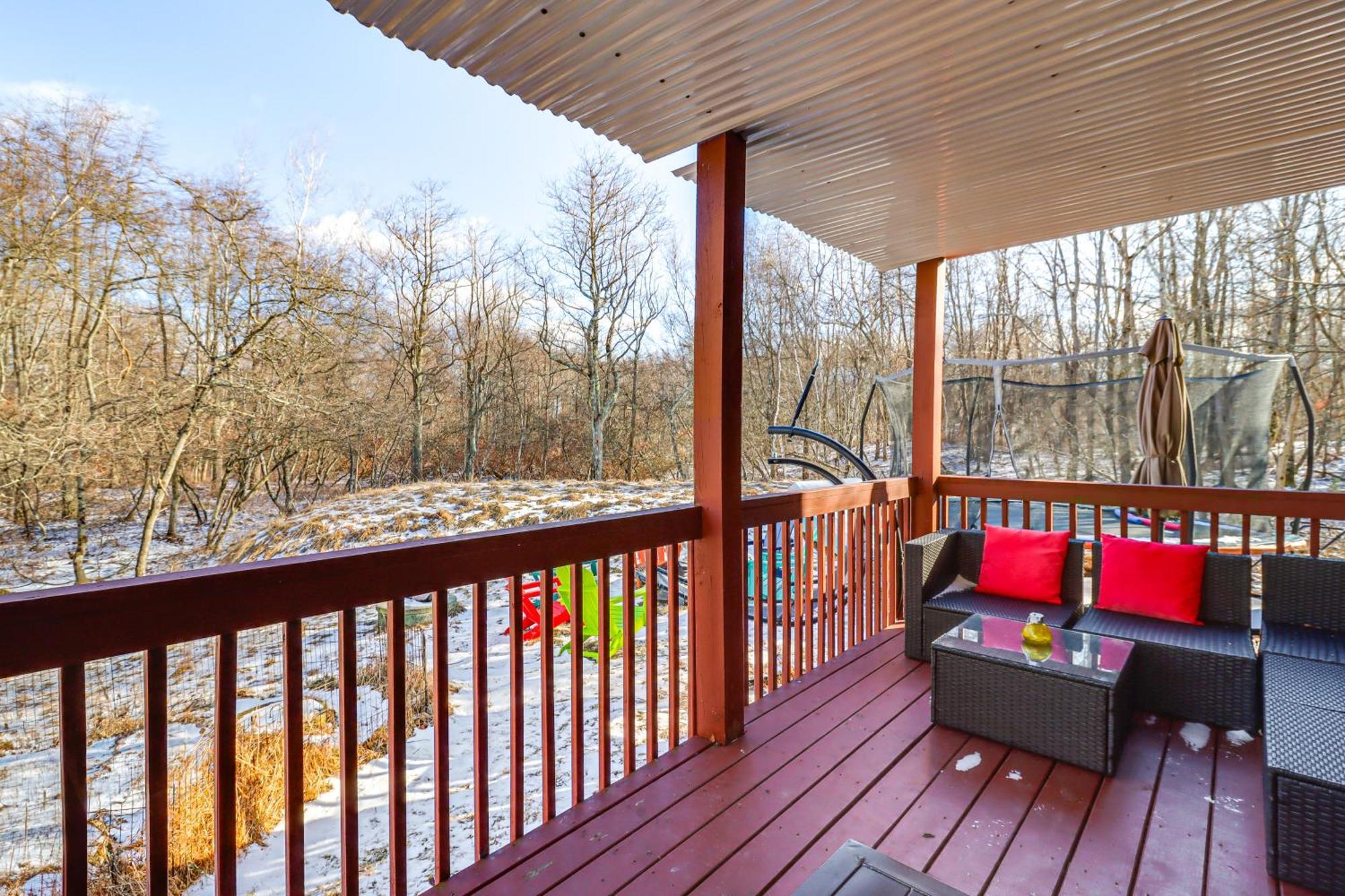 Poconos Home With Private Spa And Fire Pit Long Pond Bagian luar foto