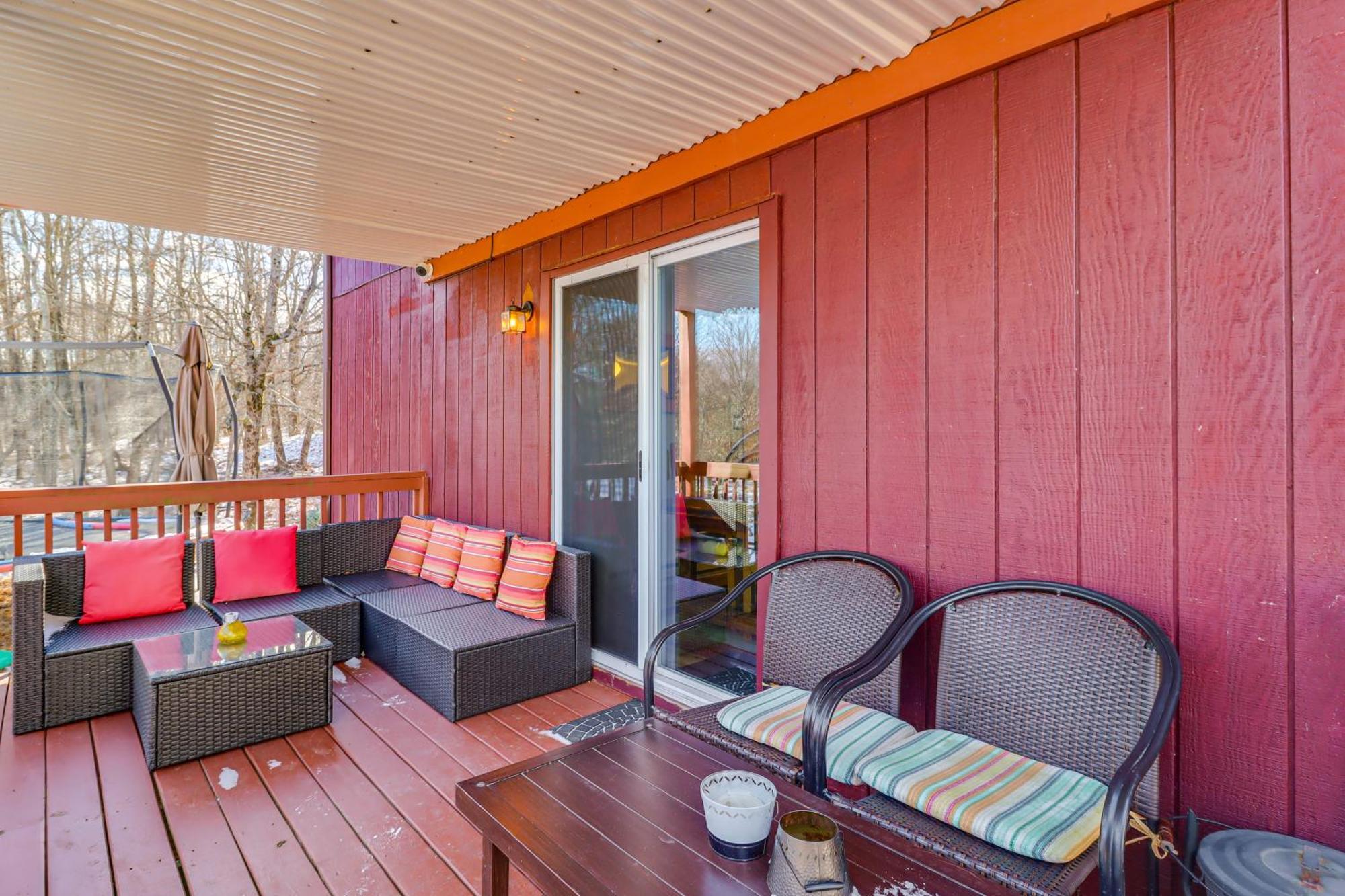 Poconos Home With Private Spa And Fire Pit Long Pond Bagian luar foto