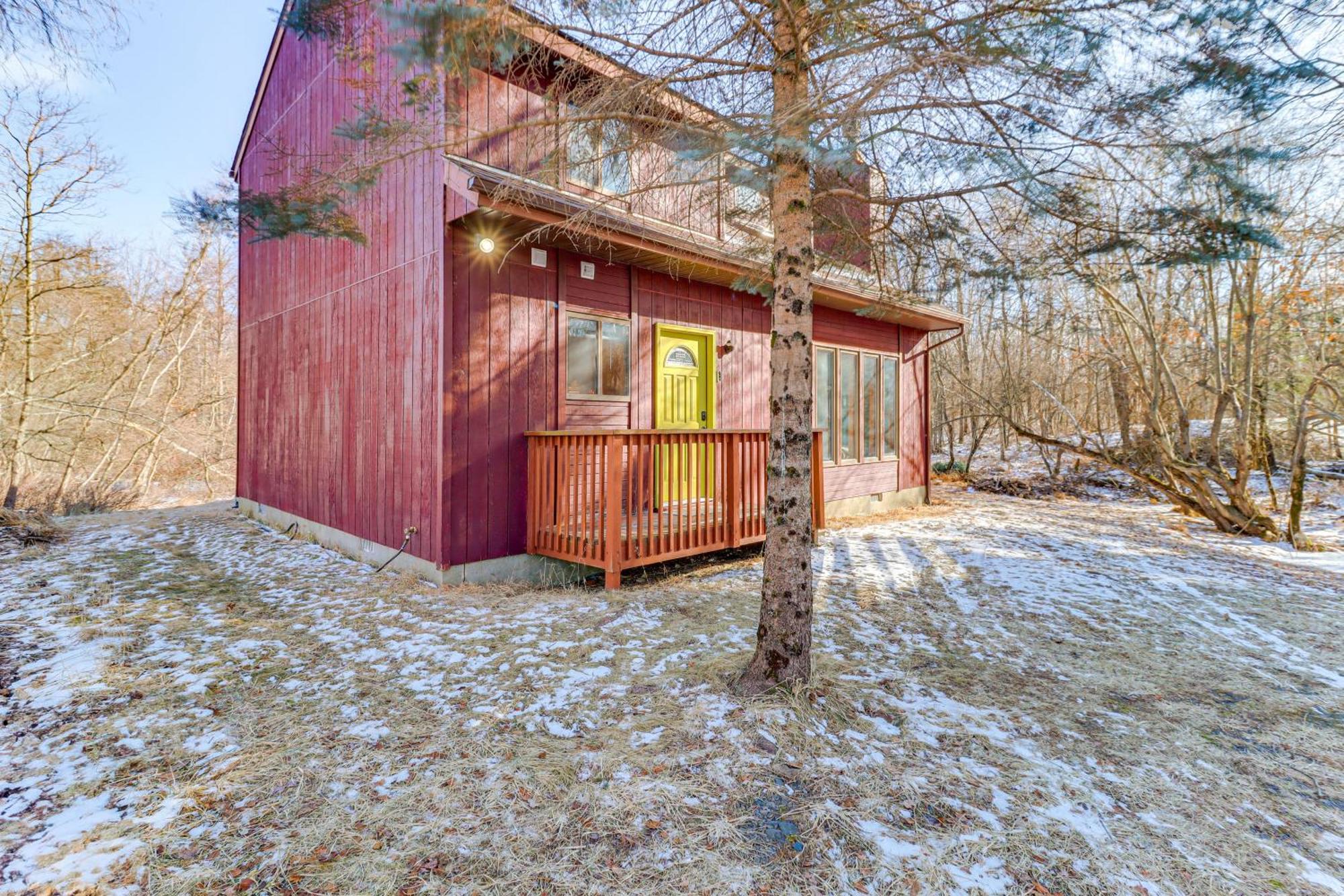 Poconos Home With Private Spa And Fire Pit Long Pond Bagian luar foto
