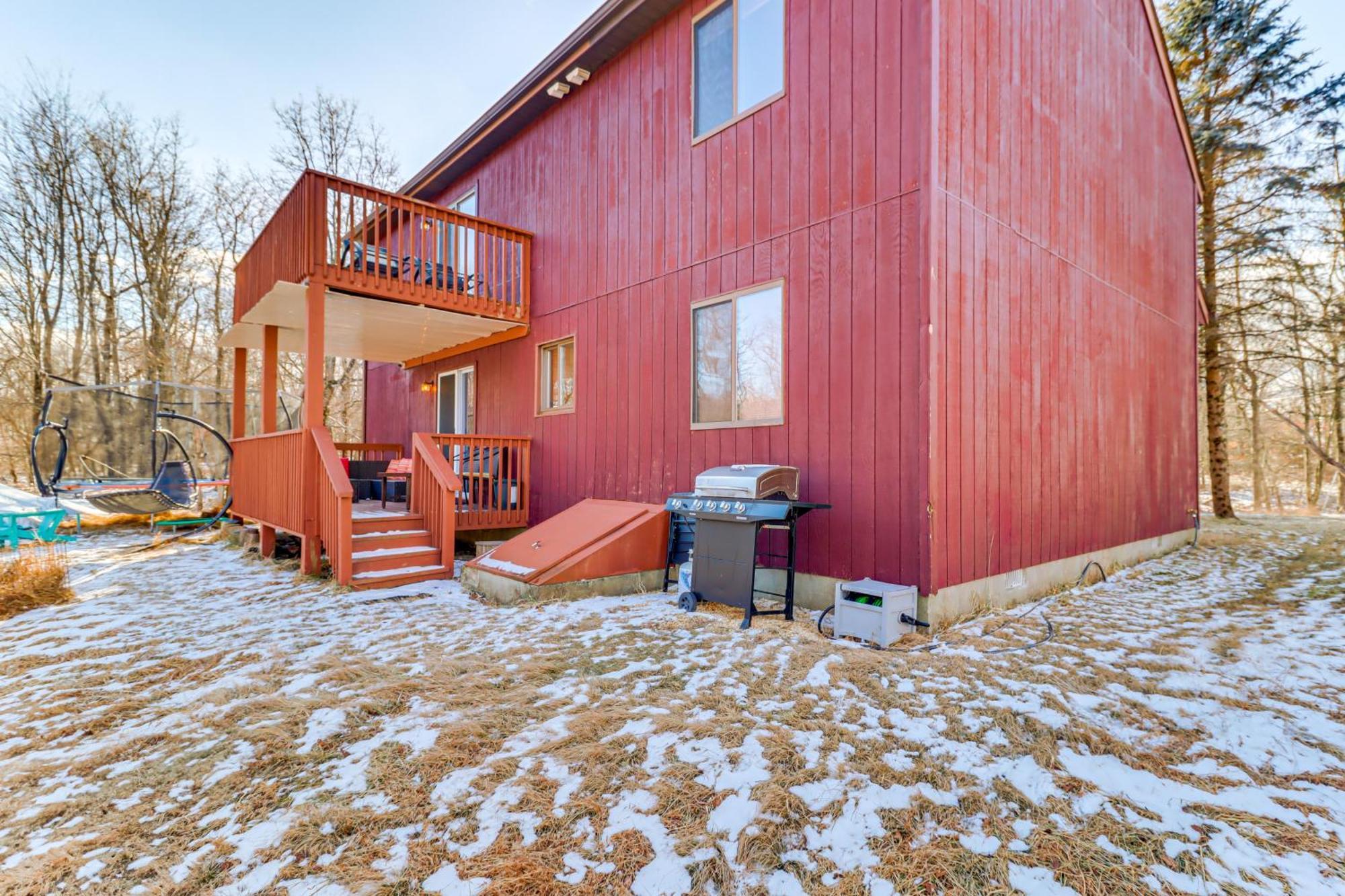 Poconos Home With Private Spa And Fire Pit Long Pond Bagian luar foto